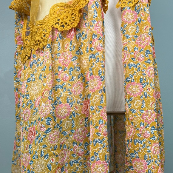 Gorgeous Textured Shawl - Picture 7 of 9